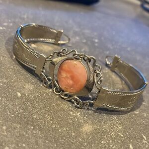 Silver Bracelet With Pink Stone Nad Llama/Alpaca Detail